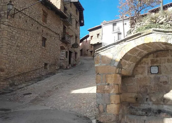 La Antigua Feriehus Linares de Mora