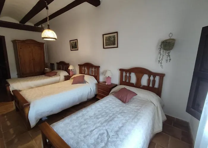 La Antigua Feriehus Linares de Mora